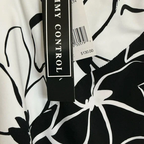 La Blanca Black and White One Piece Swimsuit - Picture 10 of 11